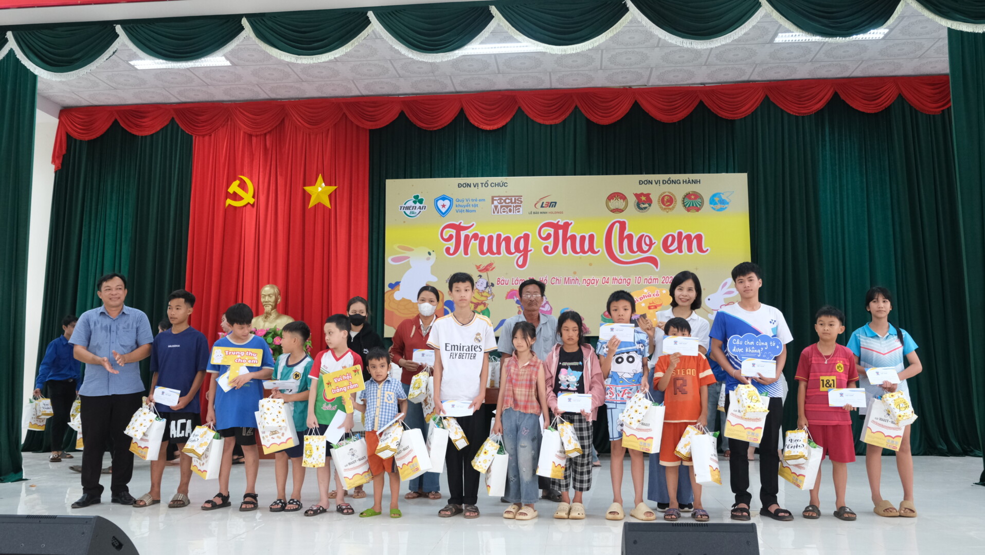 “Trung thu cho em” – Chương trình chung vui cùng các trẻ em có hoàn cảnh khó khăn tại xã Bàu Lâm, Tp. Hồ Chí Minh
