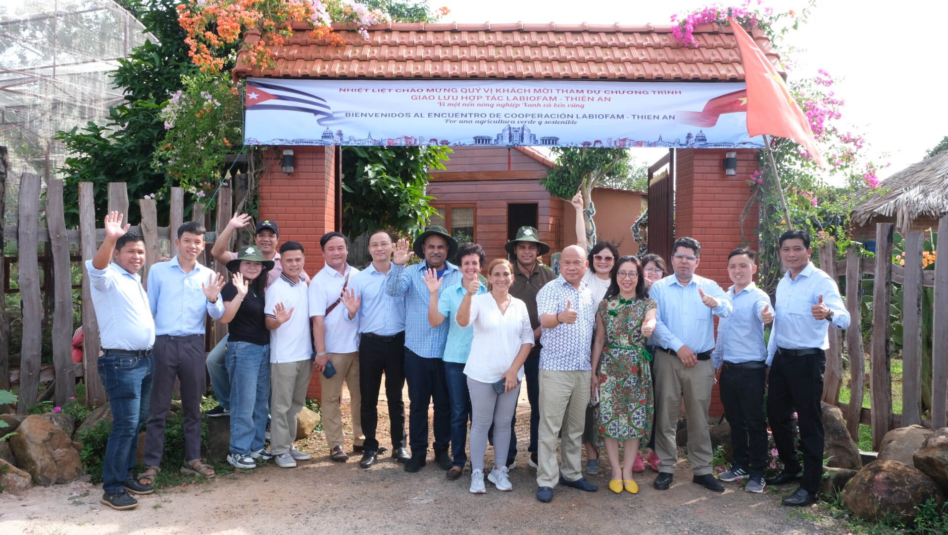 Chương trình giao lưu hợp tác giữa Tập đoàn Labiofam và Công ty Sinh học Thiên An